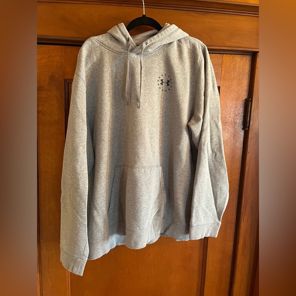 Lot 2 Under Armour Freed Hoodies 3xl and 1 Under Armour Cold Gear Pants 2xl - Picture 4 of 13